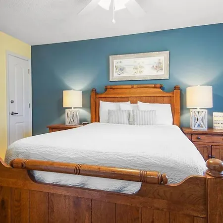 Lazy Palm 4 Pools Short Walk To Beach! Sleeps 5!